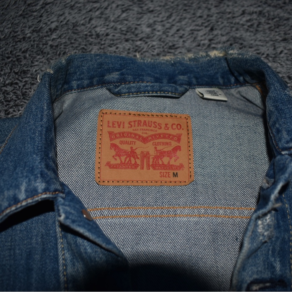 Levi’s Denim Ripped Jean Jacket